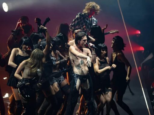 Måneskin VMAs performance censored after wardrobe malfunction reveals nipple